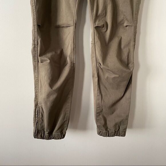 Aritiza "Golden Tna" Heroic Khaki Joggers - Picture 12 of 14